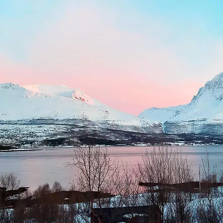 5 Person In Straumsbukta-by Traum