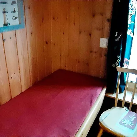 5 Person In Straumsbukta-by Traum Bakke