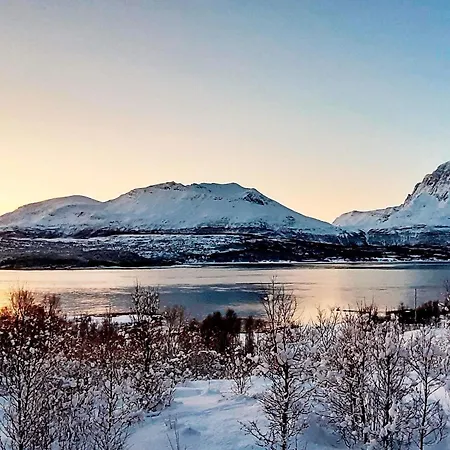 Holiday home 5 Person In Straumsbukta-by Traum *