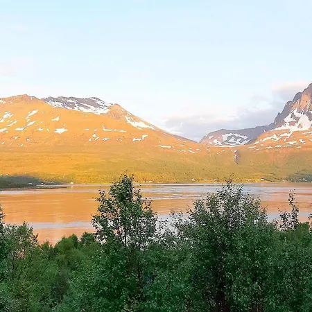 Holiday home 5 Person In Straumsbukta-by Traum *