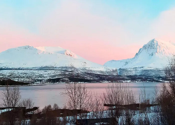 5 Person In Straumsbukta-by Traum