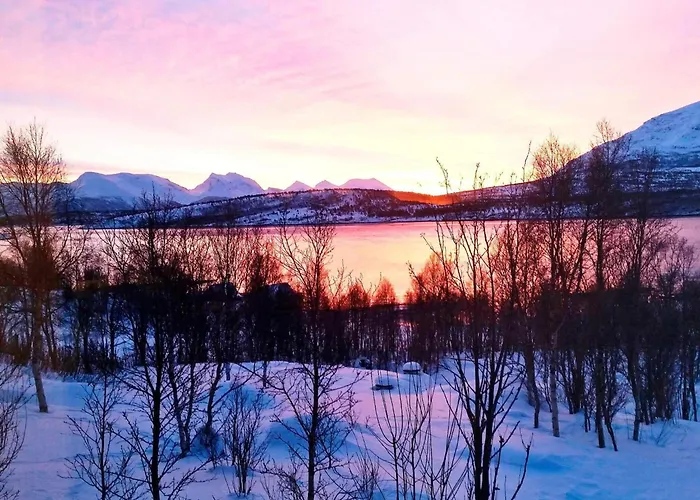 5 Person In Straumsbukta-by Traum